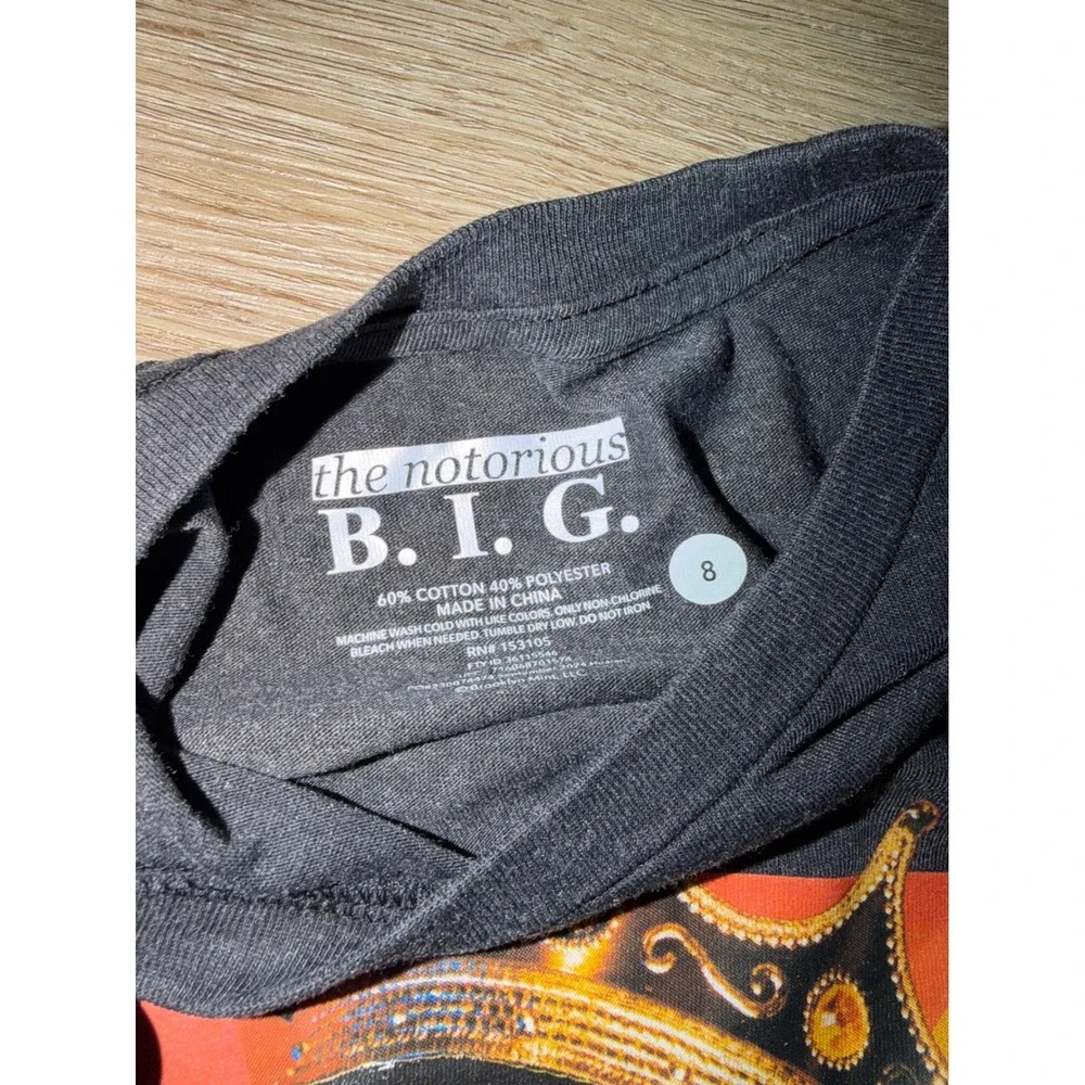 Boys graphic tee medium 8